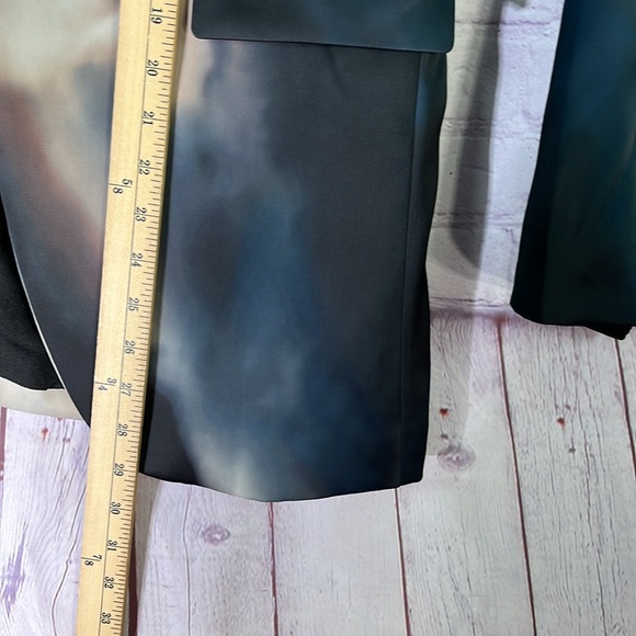 H&M Men's Tie Dye Classic Fit Blazer. Size: Large - Picture 10 of 12